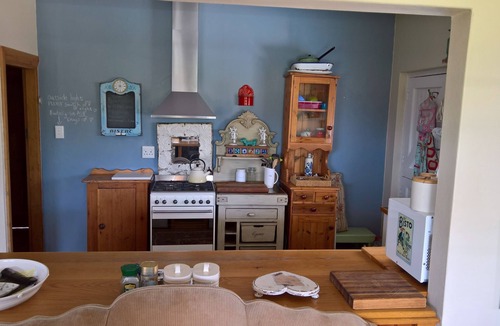 George House | Sunny, family-friendly house with stunning views of the Outeniqua mountains.