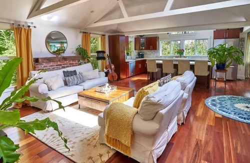 Fairfax Cottage | Sunny Home in the Heart of San Anselmo