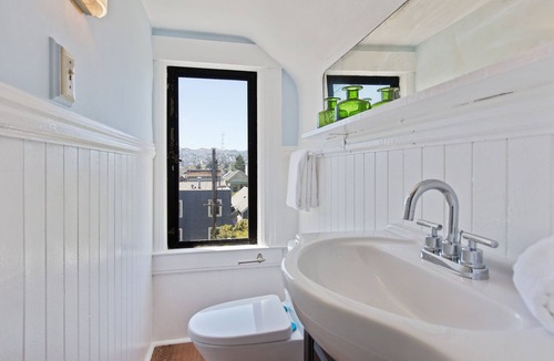 Mission District Apartment | Sunny Large Unit on Two Level in the Mission 4 Bedrooms/3 Bathrooms