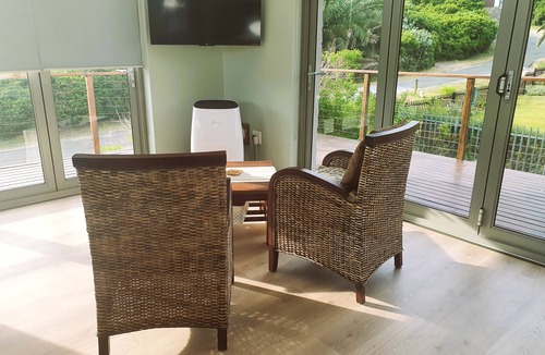 Brenton-on-Sea Apartment | Sunny, safe, private loft by Fisherman's Walk and beach, in Brenton on sea