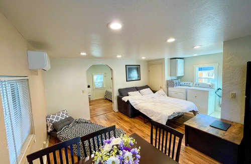 Sunnyvale West Cottage | Sunnyvale Cabin