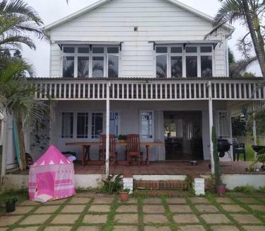 Kingsborough House | Sunrise beach house