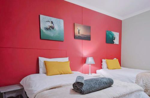 Muizenberg House | Sunrise Deck Empire Apartment