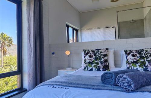 Scott Estate House | Sunset Bay Stay