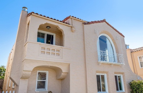 Merced Manor House | Sunset Luxurious 2BD/2BA Home Nr Food/Easy Parking