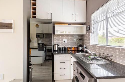 Centurion Apartment | Sunset View Apartment with Free Secure Parking in Central Location