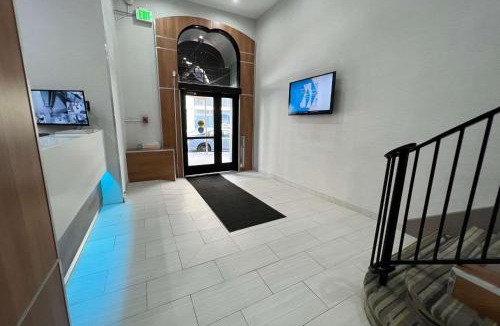 Theater District Hotel | Super 8 by Wyndham San Francisco/Union Square Area