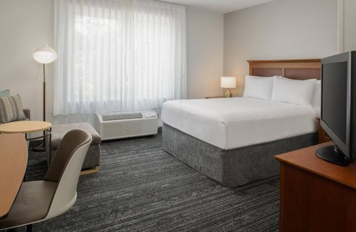Downtown Hotel | Super Bowl Stay at Town Place Suites Campbell Studio Queen Bed with Kitchen