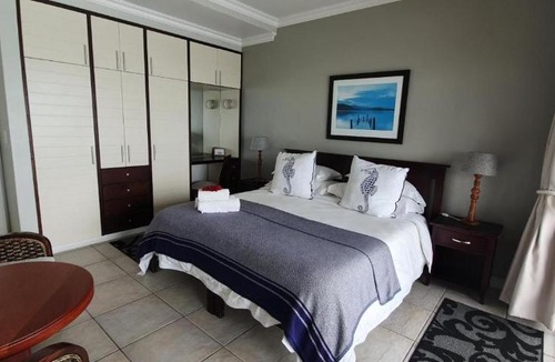 Brenton-on-Sea House | Superior SeaView Double Bedroom in Brenton On The Rocks
