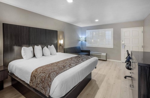 Santa Clara Hotel | SureStay Plus by Best Western Santa Clara Silicon Valley