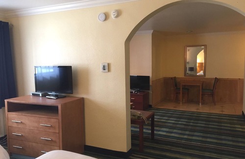 Cow Hollow Hotel | Surf Motel