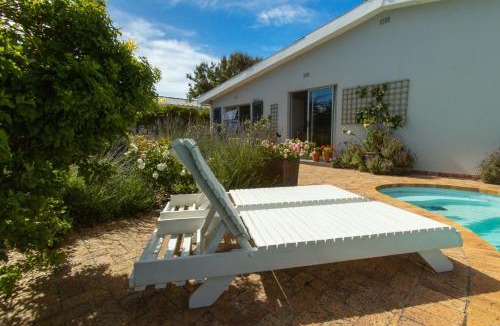 Kommetjie Apartment | Surf Way Beach cottage