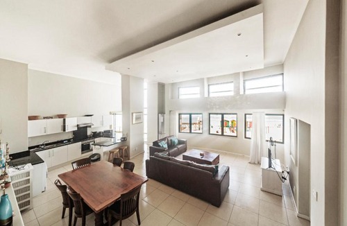 Muizenberg Apartment | Surferscorner Self Catering Apartments