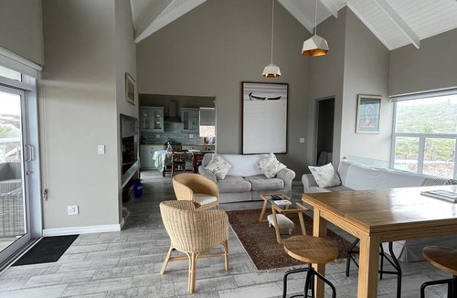 Sedgefield House | Swans Nest Home in Sedgefield Myoli Beach is pet friendly and near to the beach