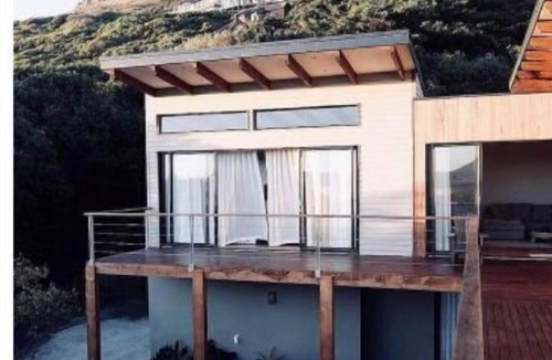 Noordhoek Villa | Sweeping Beachfront Views over Noordhoek and beyond