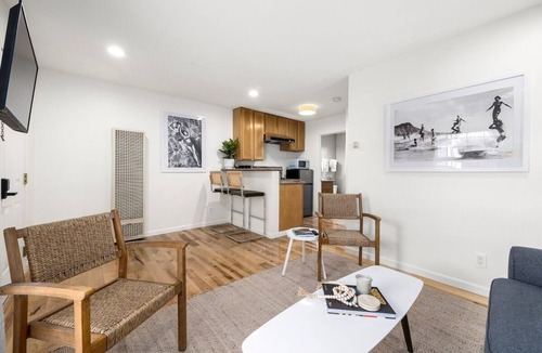 Eastside Santa Cruz Hotel | Swell House Santa Cruz -Suite 1