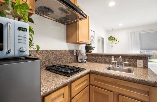 Eastside Santa Cruz Hotel | Swell House Santa Cruz - Suite 2