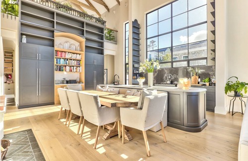 Bishopscourt Villa | Symphony of Light - A stately residence in the heart of Bishopscourt