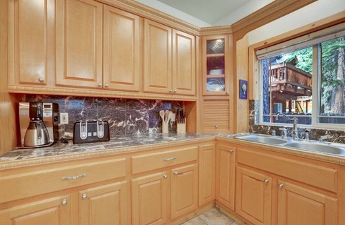 Tahoe Valley House | TāHaus - Hot Tub + Pool Table + Dog Friendly