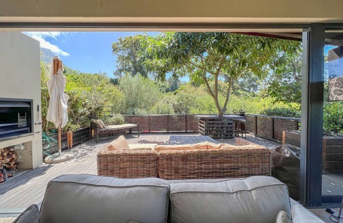 Newlands House | TABLE MOUNTAIN VILLA