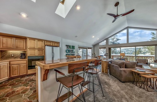 Pioneer Trail House | Tahoe Flyer: Hot Tub, Views, Privacy, Decks, Peaceful, A/C