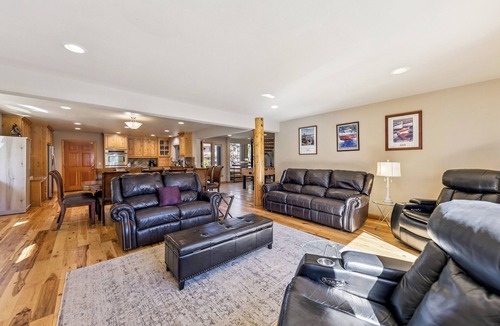 Tahoe Keys House | Tahoe Keys Villa - Pool Table, Sauna, Dock, Hot Tub, A/C