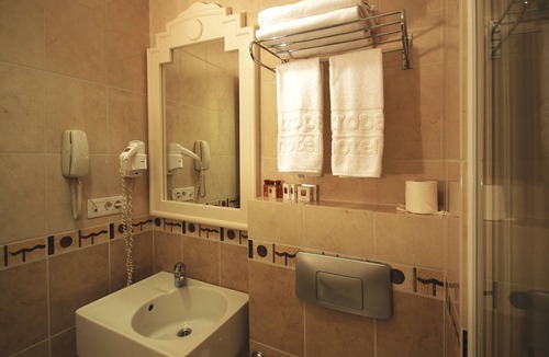 Gumussuyu Mahallesi Hotel | Taksim Metropark Hotel