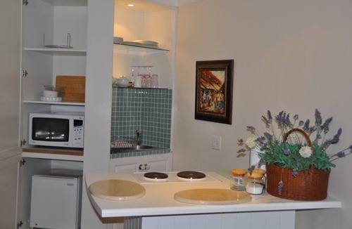 Claremont Cottage | Taurus Place is an upmarket Self-catering cottage. Home from home accommodation
