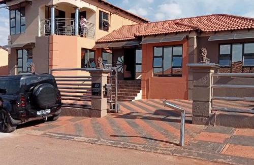 Rustenburg Bed & Breakfast | Tawana Guesthouse