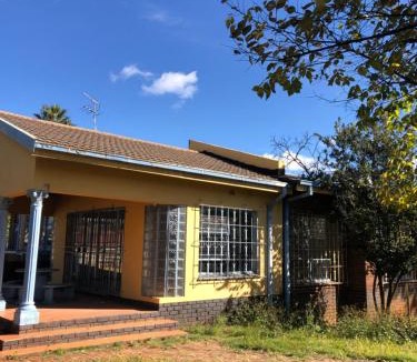 Greater Johannesburg Metropolitan Area House | Tebogo Holiday Home