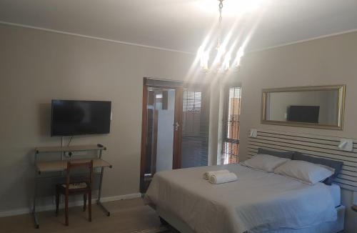 Welgemoed Apartment | TERRA NOVA ACCOMMODATION - Unit Julia