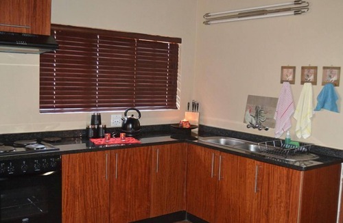 Beestekraal Cabin | Thabaledi Game Lodge