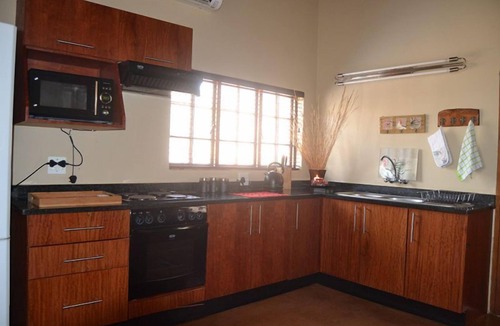 Beestekraal Cabin | Thabaledi Game Lodge