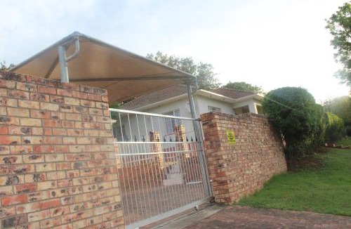 Grahamstown House | Thami residence - Self catering