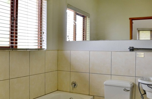 Centurion Cabin | Thanda Manzi Country Hotel
