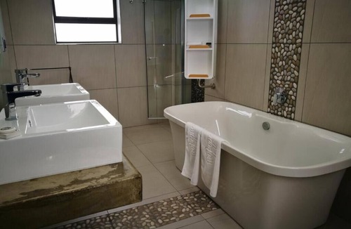 Phumelela Hostel | Thanda Tau - Hostel