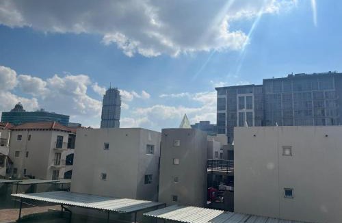 Sandown Apartment | Thatishi's Sandton CBD Apartment