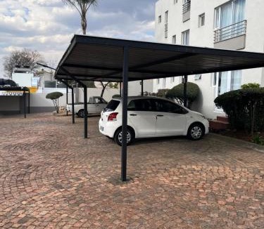 Sandown Apartment | Thatishi's Sandton CBD Apartment
