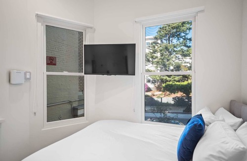 Pacific Heights Apartment | The Addison by Kasa | Traditional Queen Studio | San Francisco