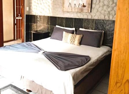 Berea Apartment | The Airport Lodge - East London