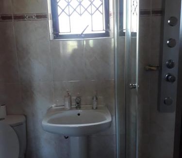 Kingsborough House | The Amazing Amazon Guesthouse