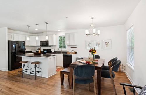 Freestone House | The Arbordale: 9-Acre, Redwoods, Secluded