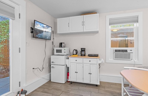 Ashland Apartment | The Ashland Social | Guest Studio