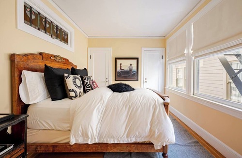 Nob Hill Cabin | The Audrey Hepburn Suite, atop of Nob Hill