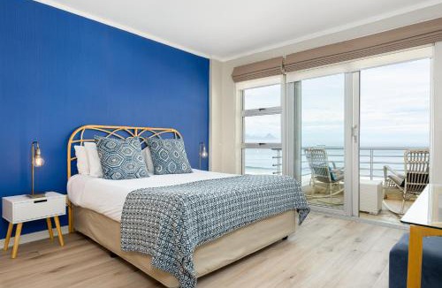 Bloubergstrand Apartment | The Bay 804