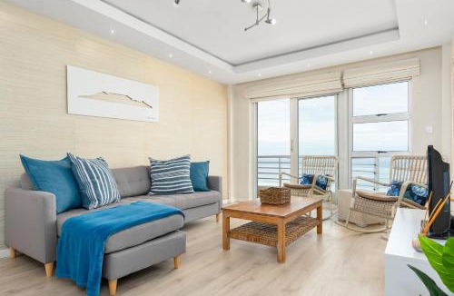Bloubergstrand Apartment | The Bay 804