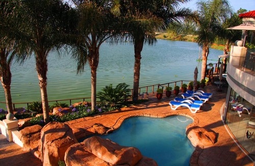 Hartbeespoort House | The Blue Crane Villa