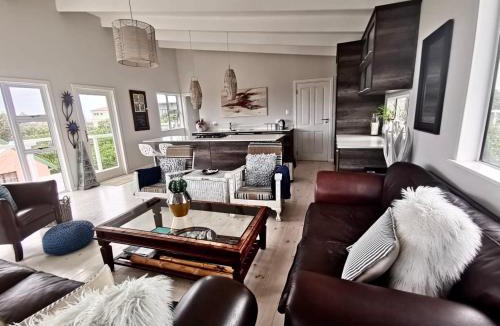 Paradise Beach House | The Blue Dragonfly