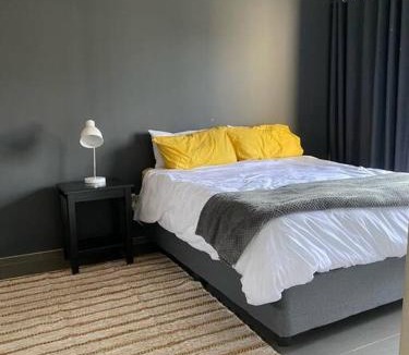 Menlo Park Apartment | The Blues