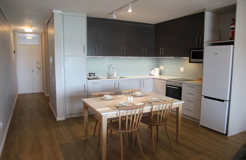 Harbour Island Apartment | The Boardwalk holiday apartment #2 amazing views of the marina from your balcony